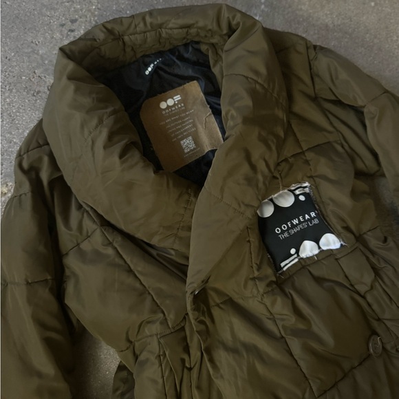 ๐SOLD๐ OOF Wear Olive Puffer Sample - Picture 3 of 4
